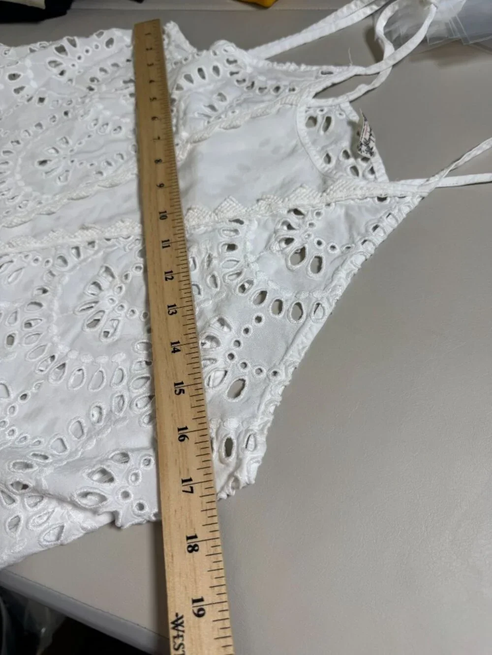 Intimately Free People White Sleeveless Eyelet Lace Top Size Medium Open Boho